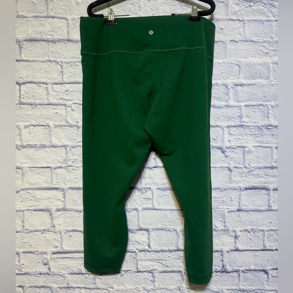 Lululemon Wunder Train High-Rise Tight 25"
Everglade Green size 20 - Picture 13 of 14